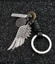 Llavero ala plateada