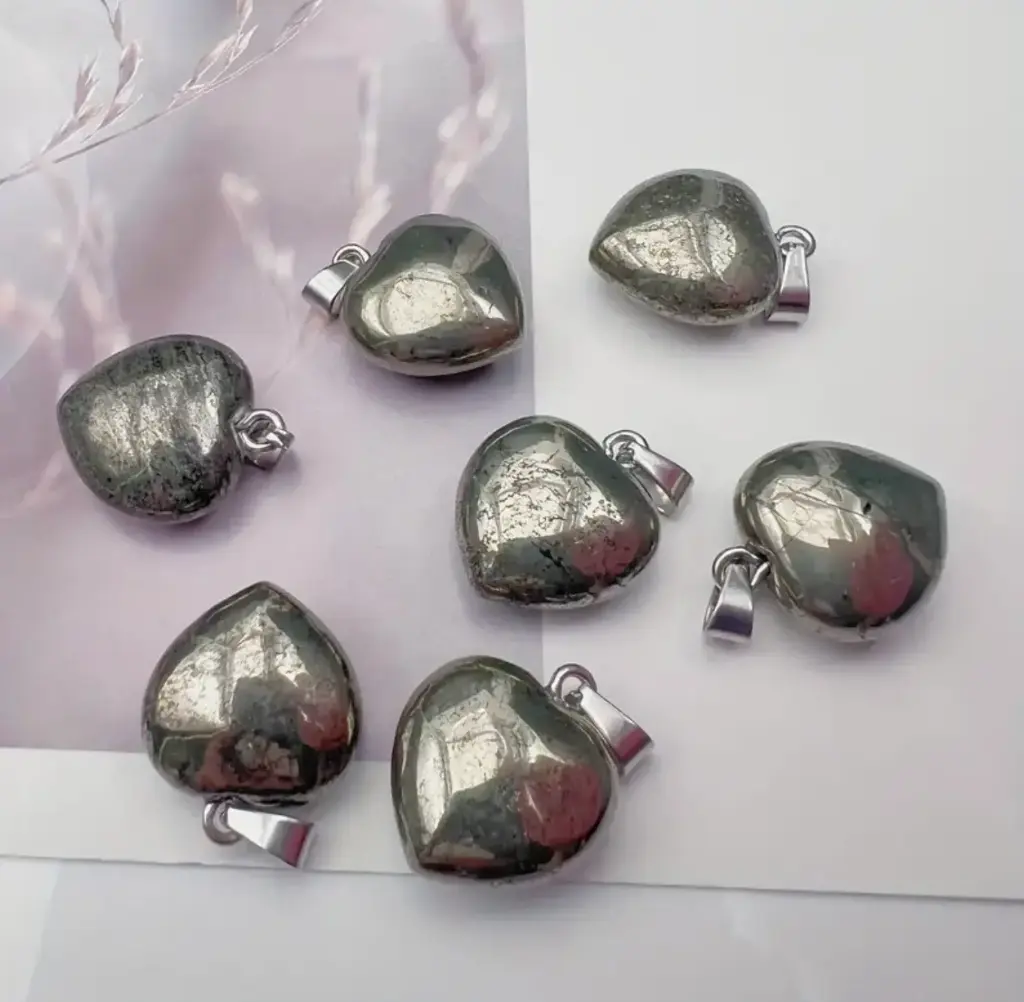 Colgante de Pirita en forma de corazón